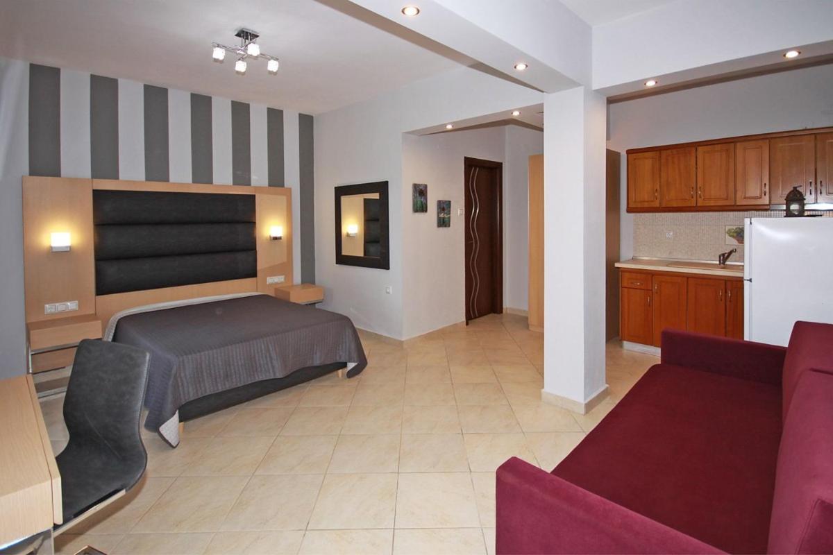 Stamos Apartments And Studios Vourvourou Phòng bức ảnh