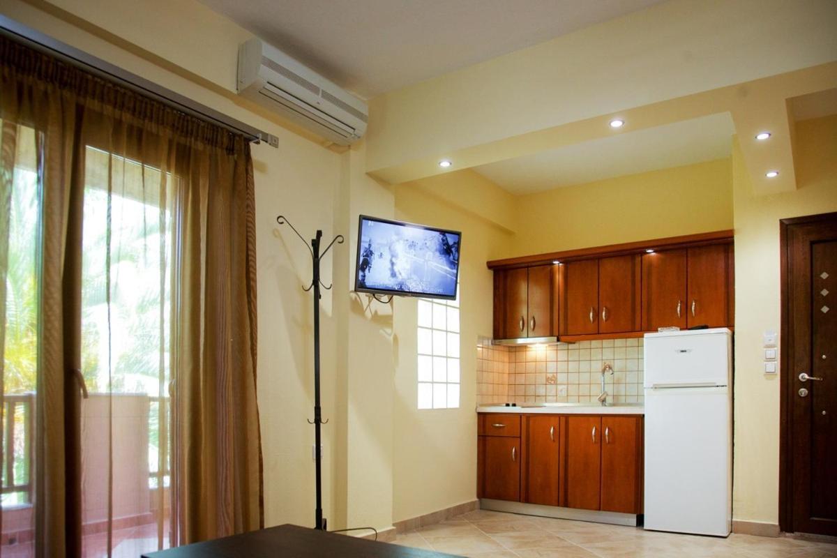 Stamos Apartments And Studios Vourvourou Phòng bức ảnh